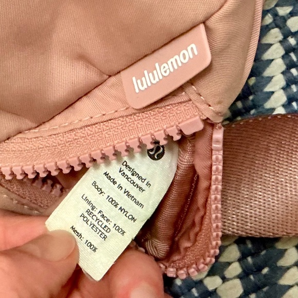 Lululemon Belt Bag Pink Pastel - Picture 5 of 5